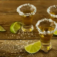 Jak zrobić idealne drinki z tequilą? Przepisy i porady eksperta