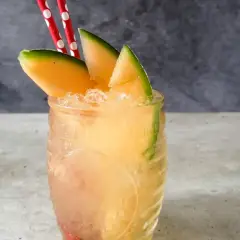 Mango drinki: 5 min, 2 składniki! Przepisy na udaną imprezę