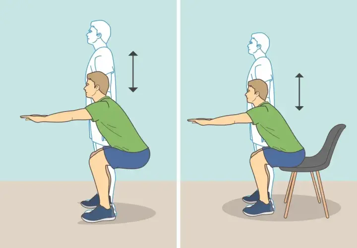 Ćwiczenie squat: mężczyzna wykonuje przysiad bez pomocy i z pomocą krzesła, pokazując ruch w dół i w górę.